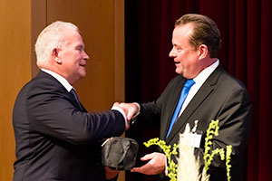 Timm Voss bedankt sich bei Günther Jahnke - Copyright Sylvia Horst